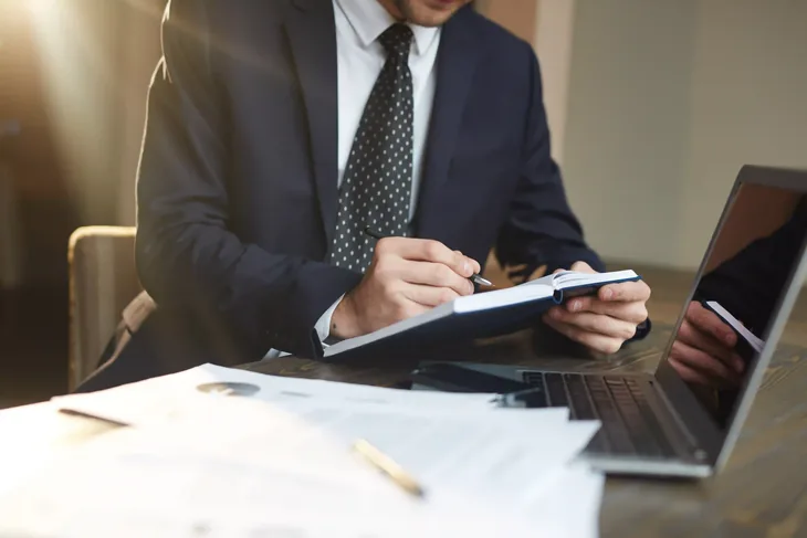 Tips Memilih Kantor Konsultan Hukum yang Tepat di Surabaya